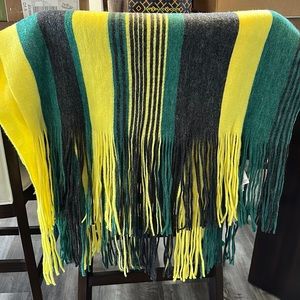 NWT Unisex unbelievably soft Free People scarf/wrap! Never worn & so beautiful!